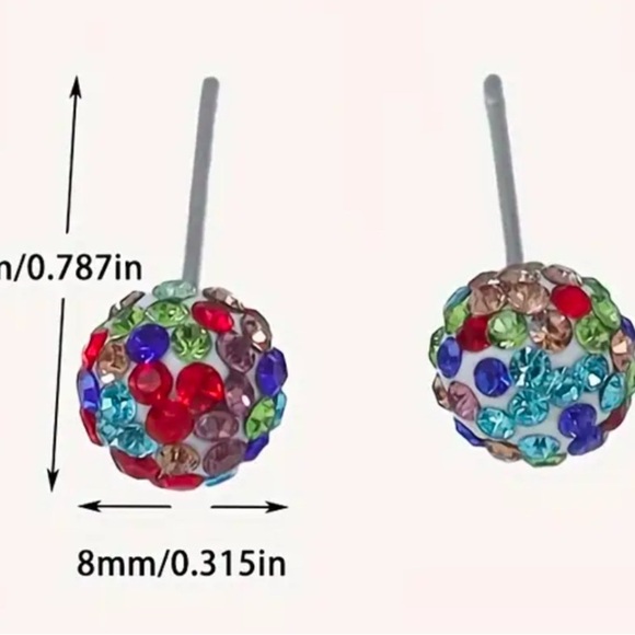 Elegant Black and Silver Stud Earrings - Picture 5 of 5